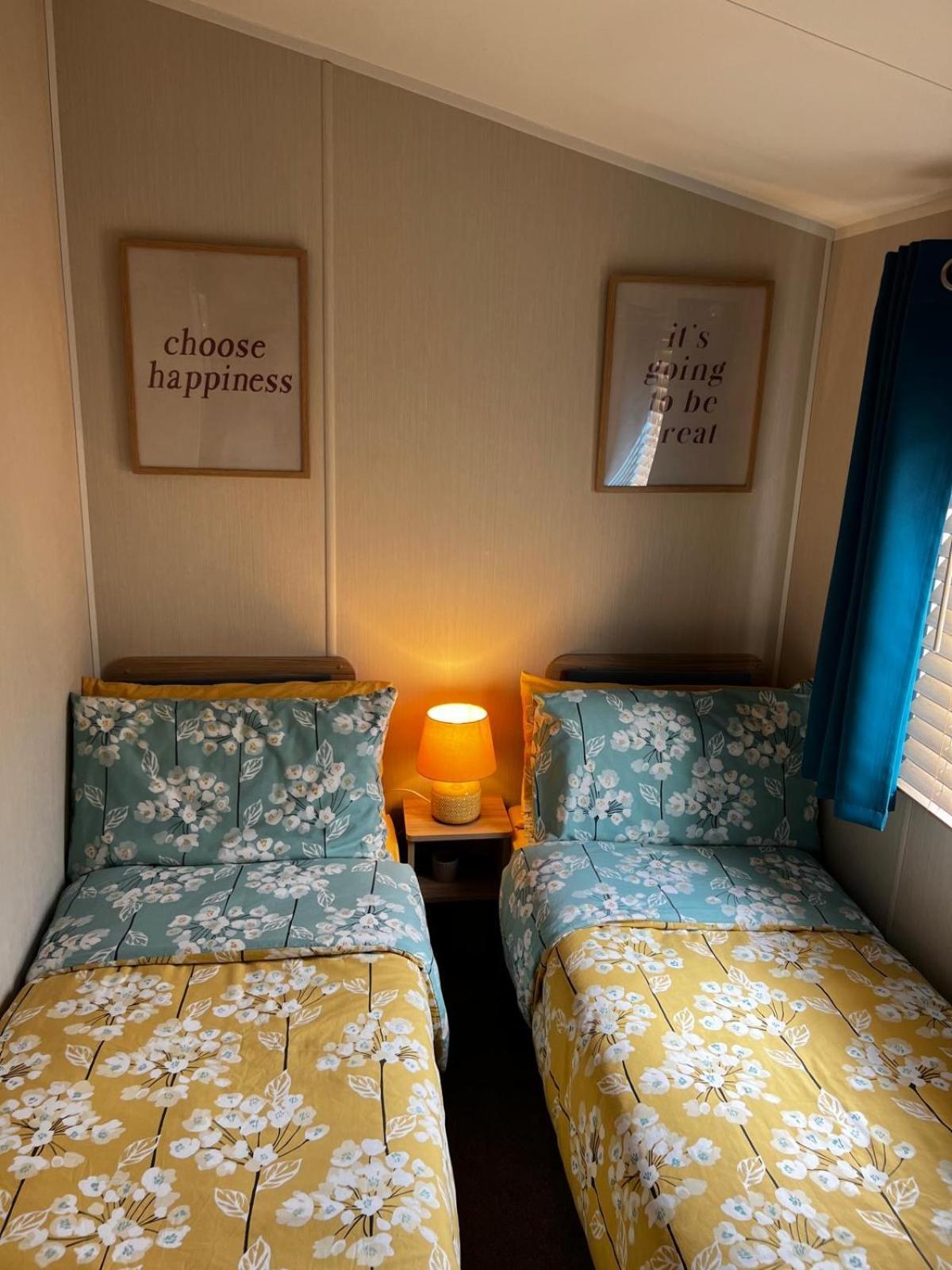 Sandy Bay Caravan Getaway ニュービギン・バイ・ザ・シー エクステリア 写真