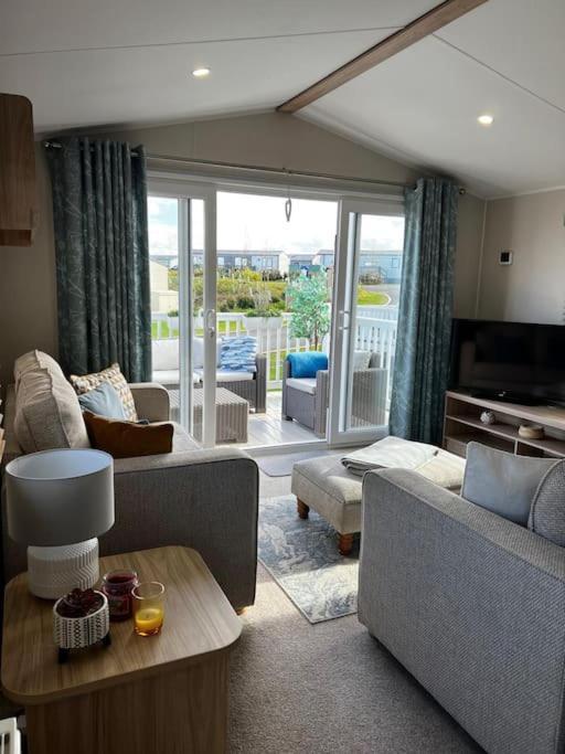 Sandy Bay Caravan Getaway ニュービギン・バイ・ザ・シー エクステリア 写真