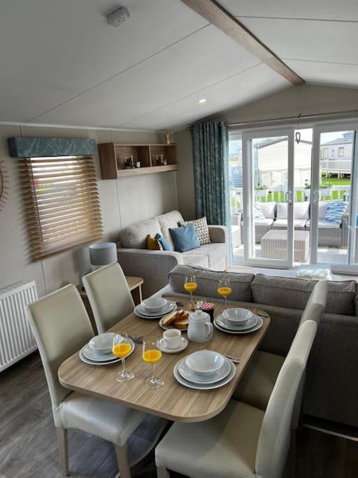Sandy Bay Caravan Getaway ニュービギン・バイ・ザ・シー エクステリア 写真
